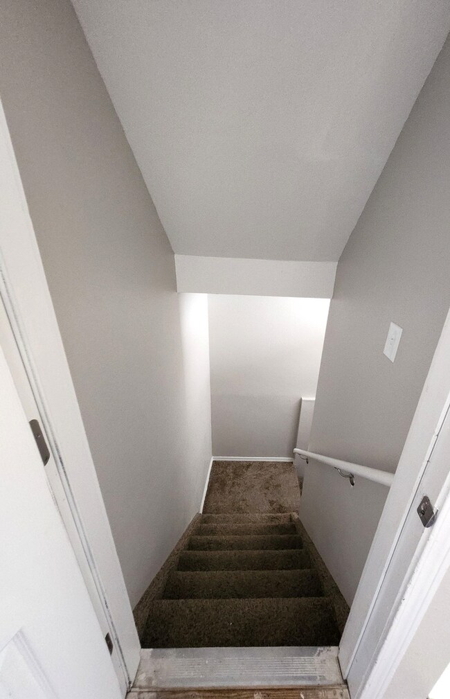 Building Photo - 803 S Logan Ave