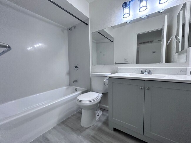 Building Photo - 6962-6964 Crux Drive