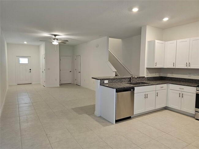Building Photo - 8309 Crescent Oaks Dr