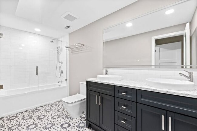 Building Photo - Stunning Private AIR CONDITIONED Dream Home in Coveted Bridal Trails