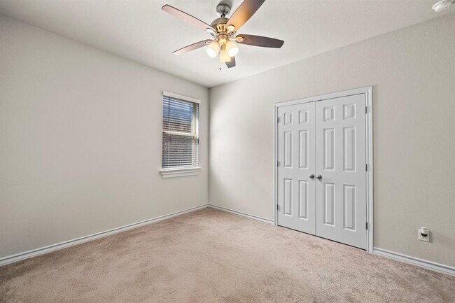 Building Photo - 1421 Itzel Bnd