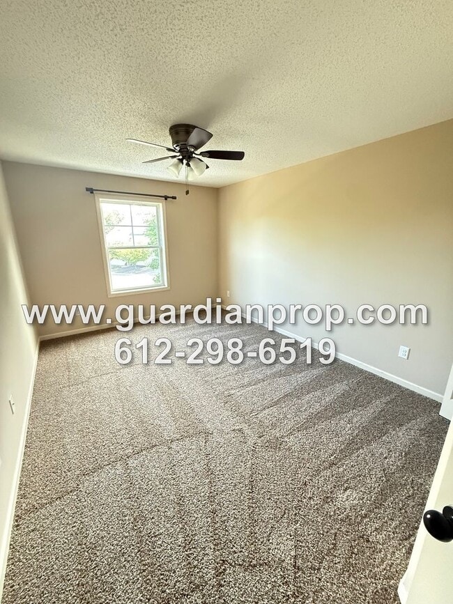 Building Photo - End Unit Townhouse Available Now, Loft Area, Large Primary Suite, Private Side Patio