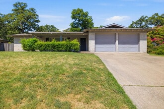 Building Photo - "Spacious 3-Bedroom Home in Hurst Featuring Two Living Areas Plus a Bonus Room!"
