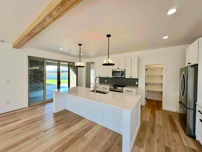 Building Photo - 4912 Jarvis St