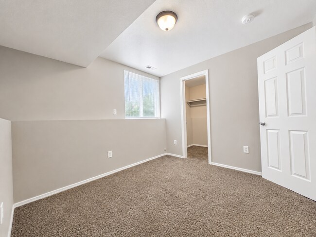 Building Photo - 803 S Logan Ave