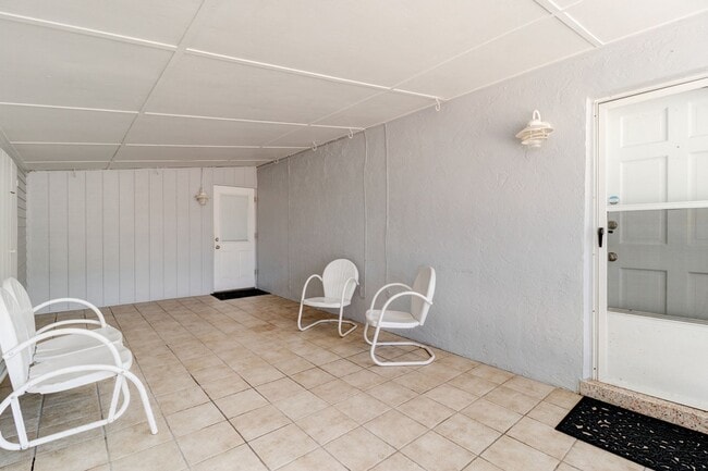 Building Photo - 2/1 Ormond Beachside Bungalow