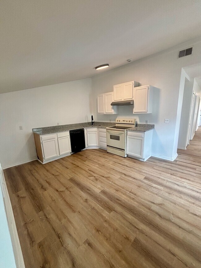 Building Photo - 831 Meigs Ave