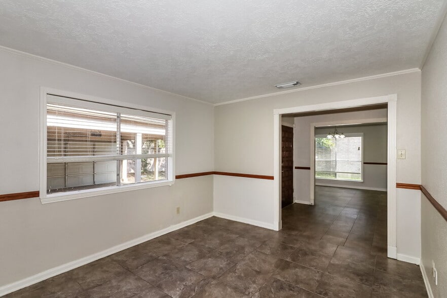 Building Photo - 7406 San Simeon Dr