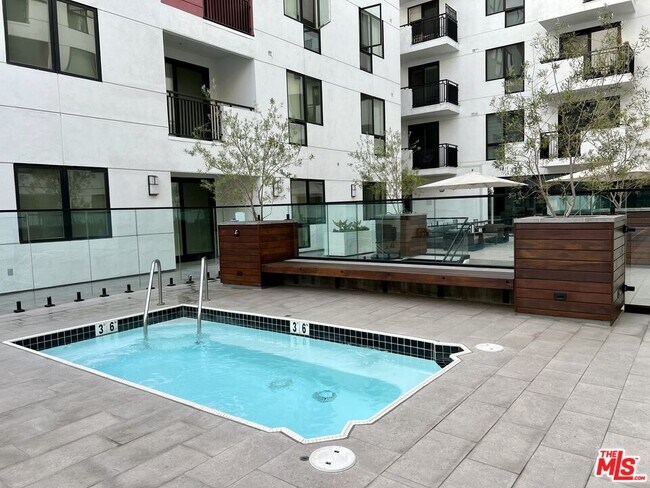 Building Photo - 1234 Wilshire Blvd