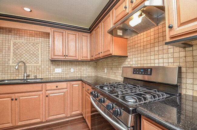 Building Photo - 6230 Canyon Rock Way