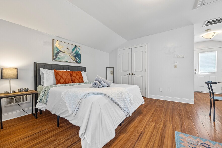 Building Photo - 1267 Atlantic Dr NW