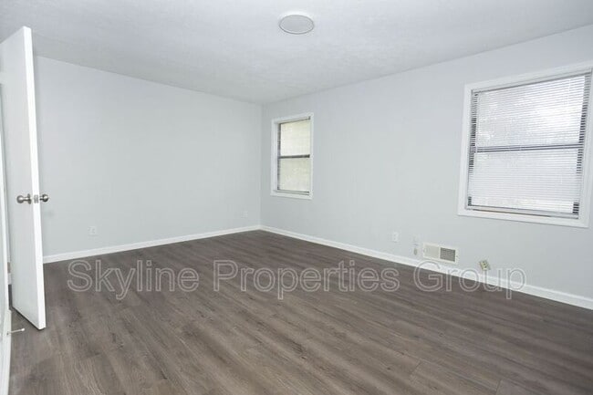 Building Photo - 5861 Dunn Rd