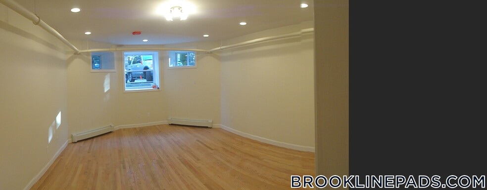 Building Photo - 16 Euston St