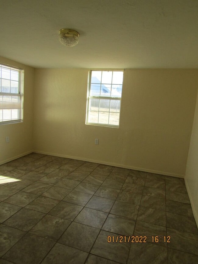 Building Photo - Very nice home located in the Gooch Area! New Flooring ( LVP) /Freshly Painted/No Pets!