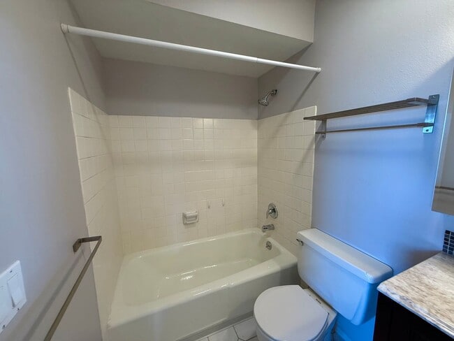 Building Photo - Holly Terrace Condominiums - Magnolia