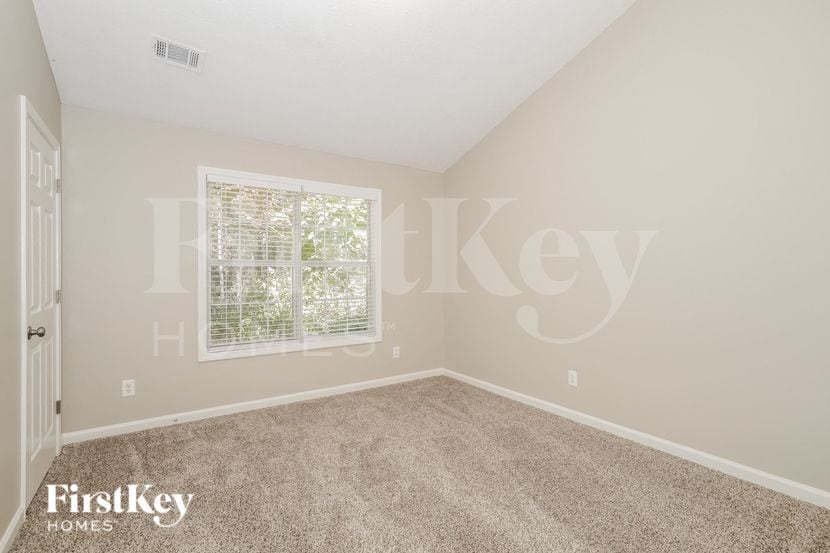 Building Photo - 2014 Manor Oak Ln