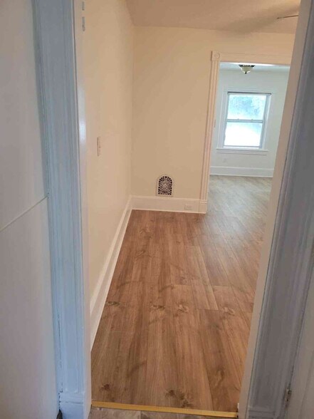 Building Photo - 1341 Adams Ave