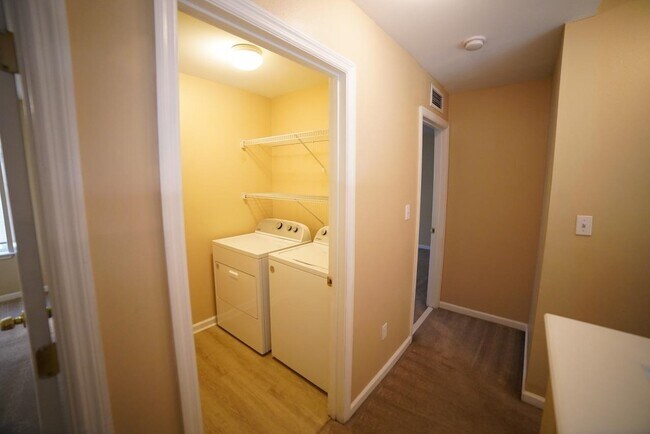 Building Photo - 1949 Nena Hills Dr