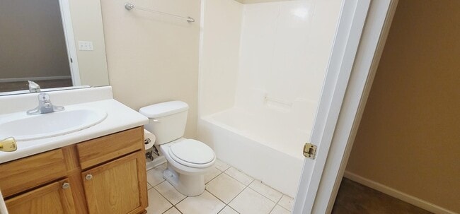 Building Photo - 2740 W Tharpe St