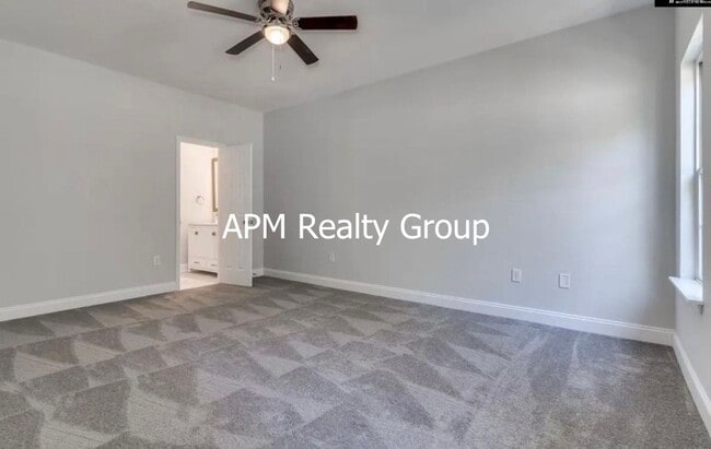 Building Photo - Easly Living Townhome