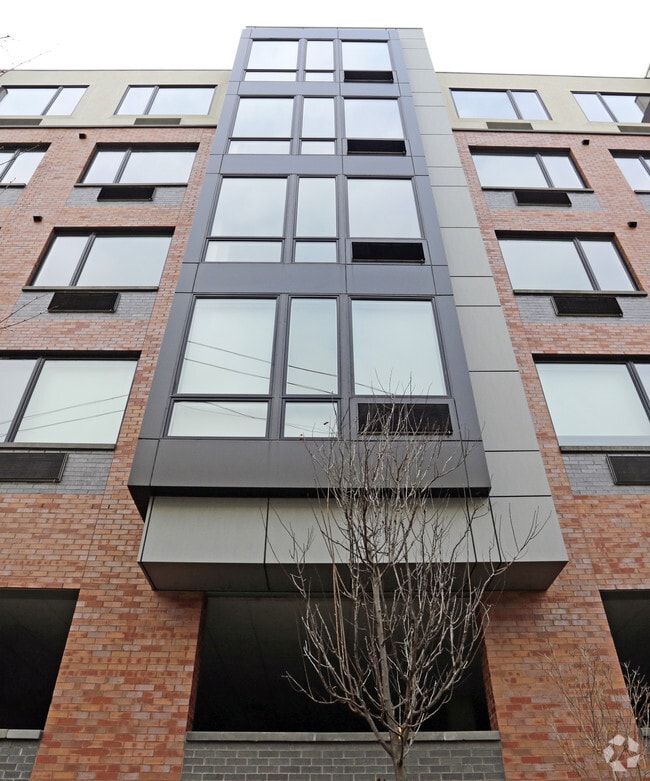 Building Photo - Sylvan Ridge