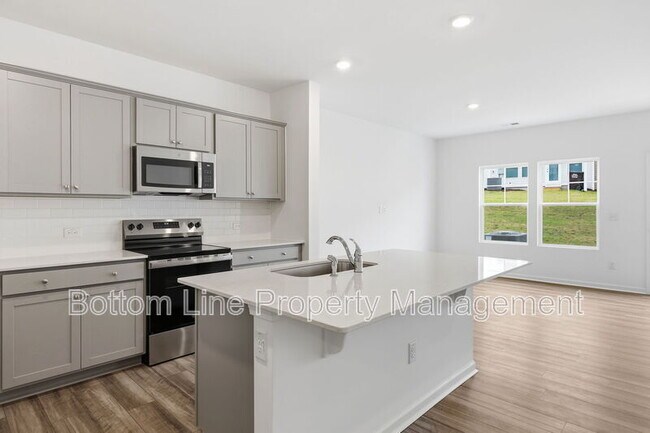 Building Photo - 27 Broward Ln