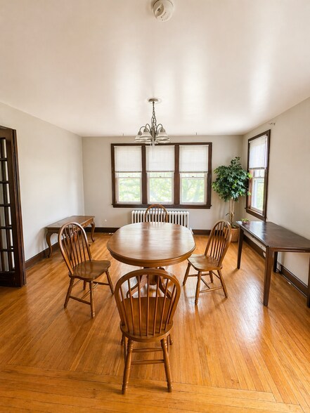 Building Photo - 1429 Dana Ave