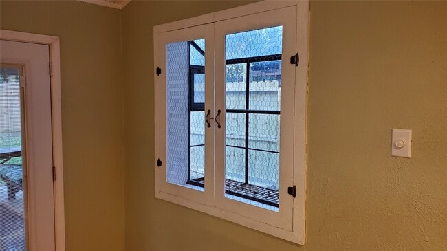 Building Photo - 7 Woody Creek Dr