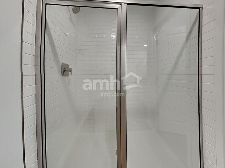 Building Photo - 5012 Washington St SE