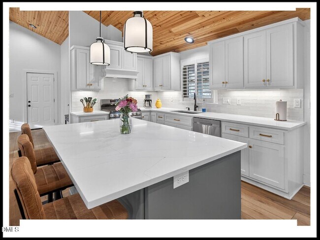 Building Photo - 5008 Autumn Dr