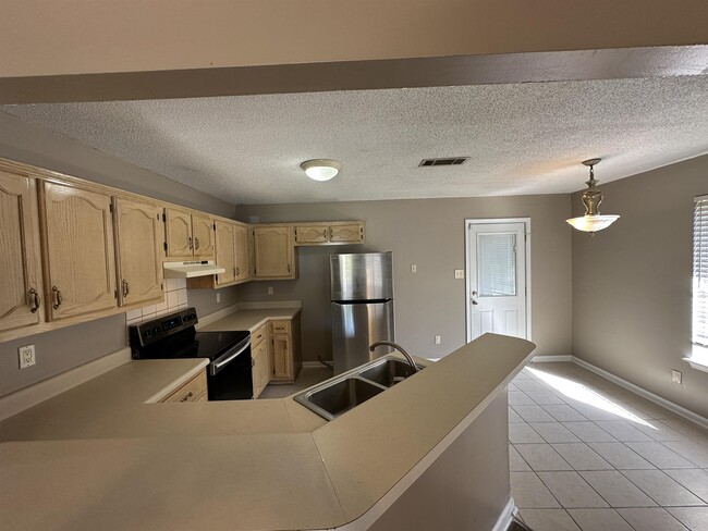 Building Photo - 5534 Lacey Cove