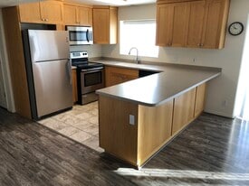 Building Photo - 6304 Parkridge Dr