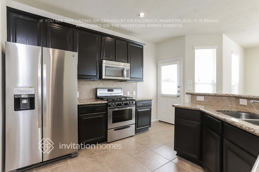 Building Photo - 30823 Gardenia Trace Dr