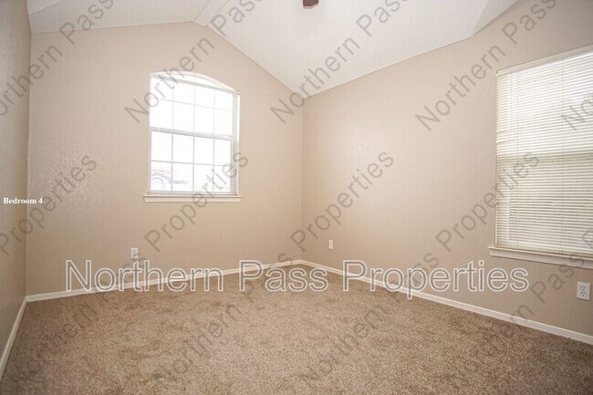 Building Photo - 10790 Adin St