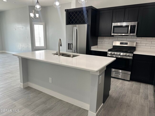 Building Photo - 13138 Emerald Isle St