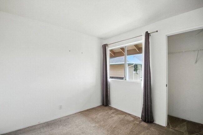 Building Photo - Lihue 2-Bedroom Condo for Rent