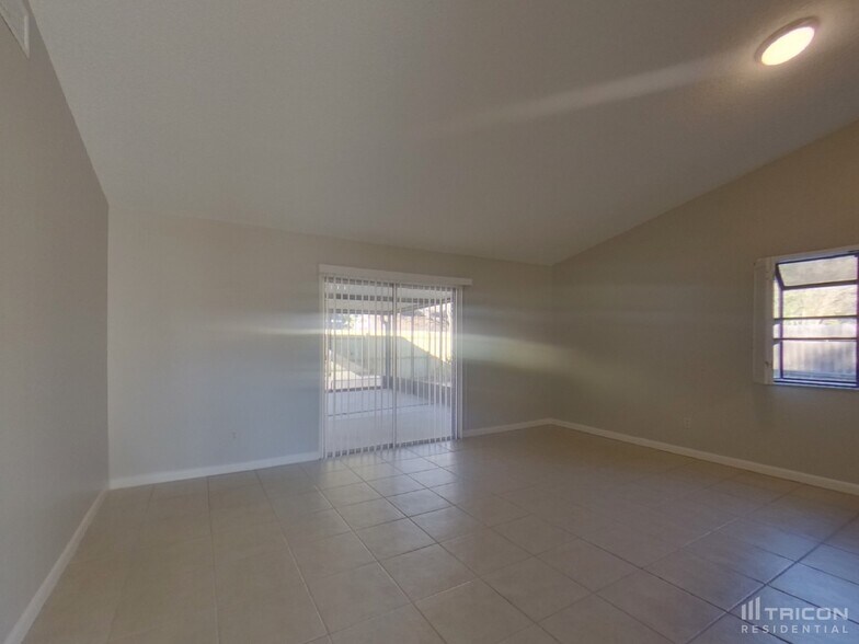 Building Photo - 191 Summerset Dr