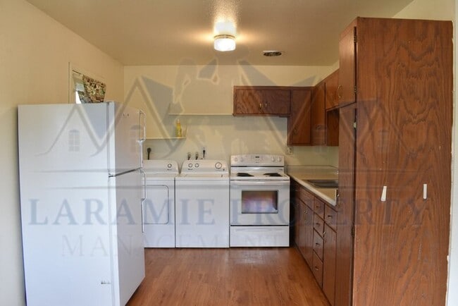 Building Photo - 107 S Taylor St