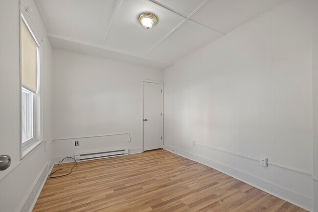 Building Photo - 122 Union St