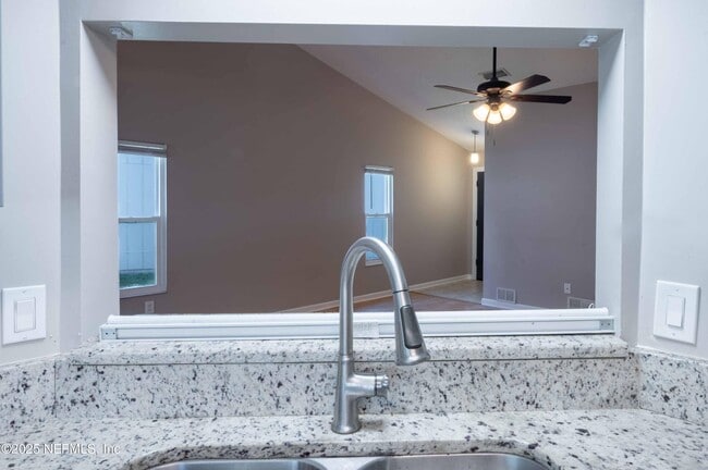 Building Photo - 2080 Tanager Dr