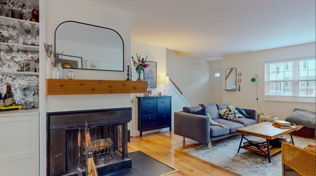 Building Photo - Beautiful 2 Bedroom Multi Level Condo