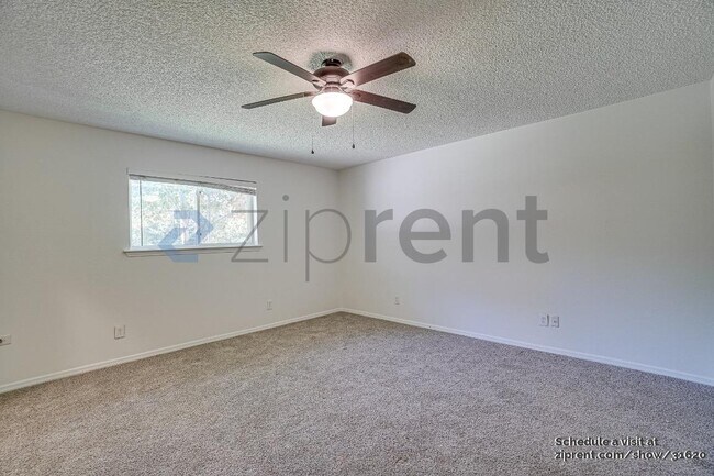 Building Photo - 8730 Grenadier Dr