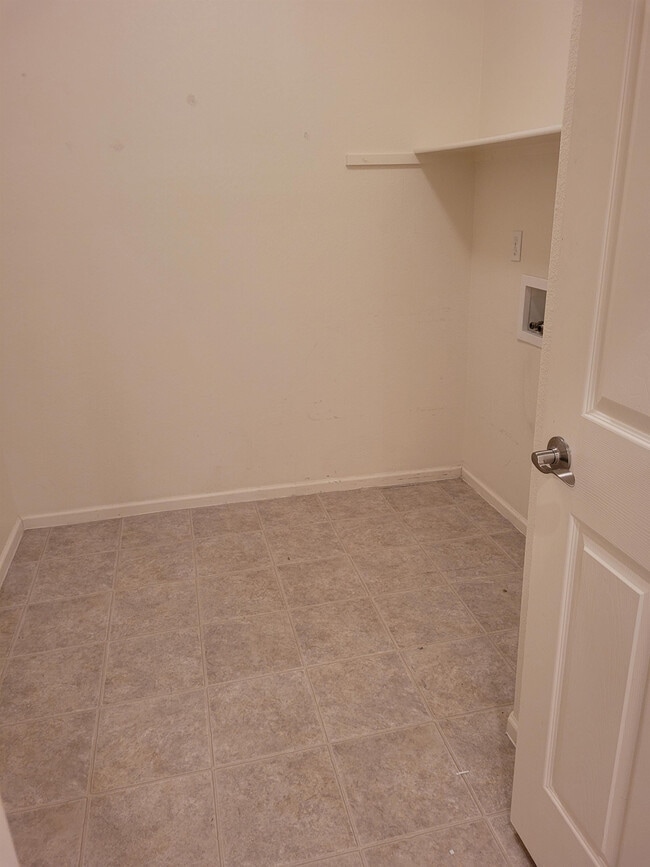 Building Photo - 2772 Thrush Grove