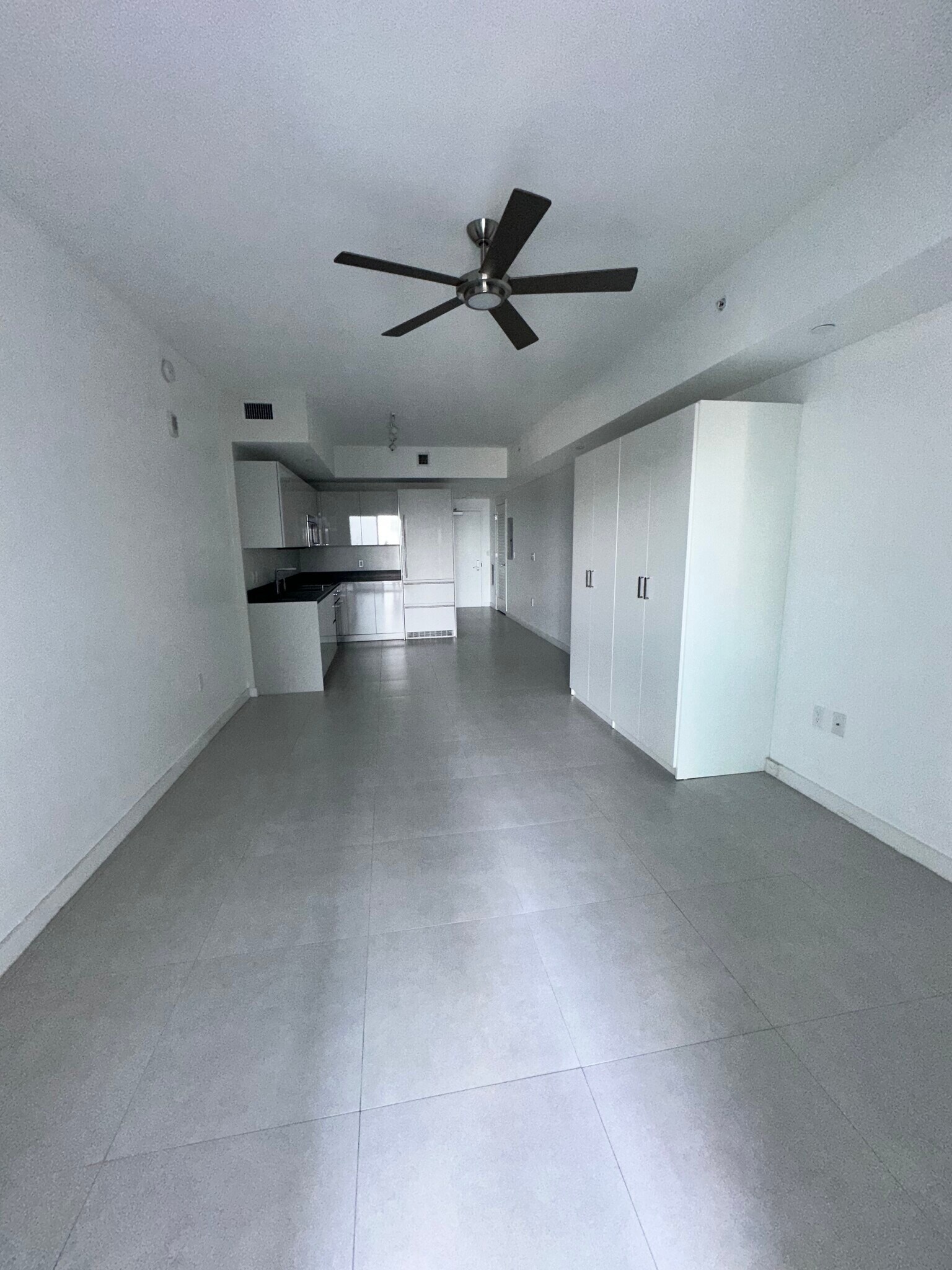 Building Photo - 1010 Brickell Ave