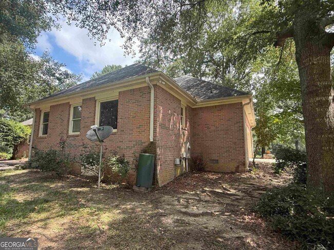 Building Photo - 307 Centennial Rd