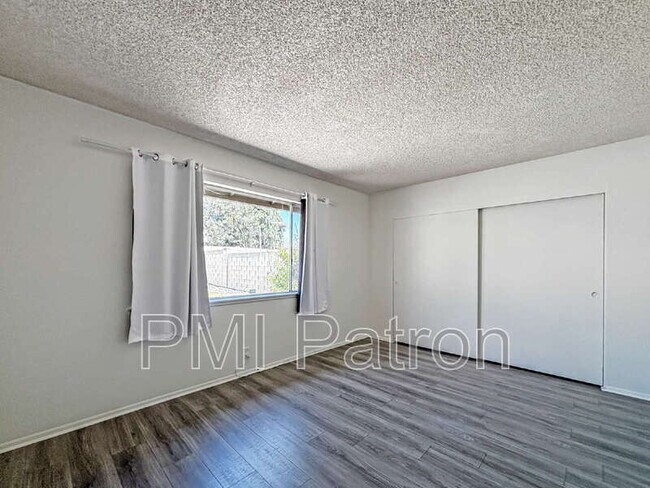 Building Photo - 8941 Mint Ave
