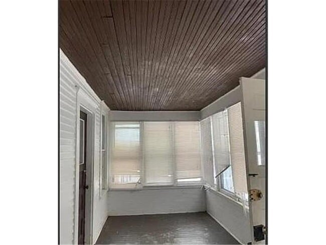 Building Photo - 2622 N Upton Ave