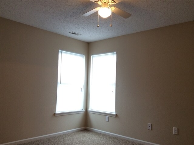 Building Photo - 15447 Wandering Way