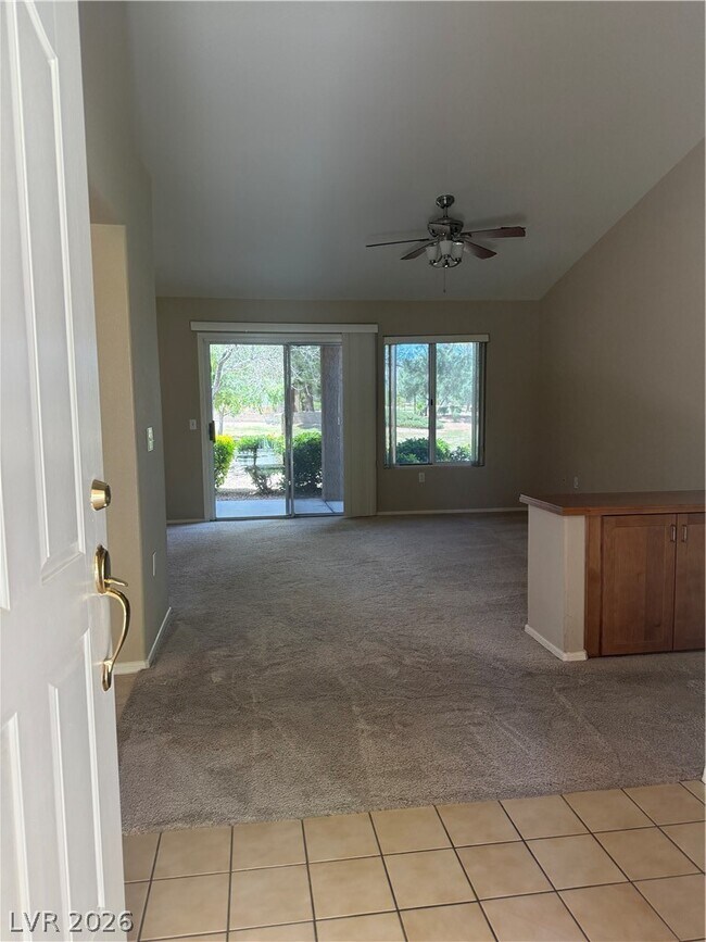 Building Photo - 2425 Showcase Dr