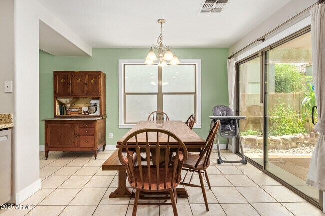 Building Photo - 9435 W Terri Lee Dr